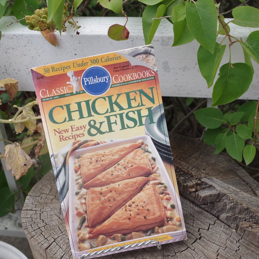 Vintage 1991 Pillsbury Classic Cookbooks Chicken & Fish